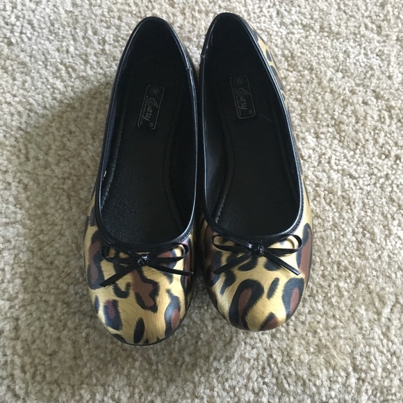 NWOT. Leopard Print Ballet Flats - Picture 3 of 5